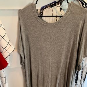 Gray ribbed short sleeve tee shirt